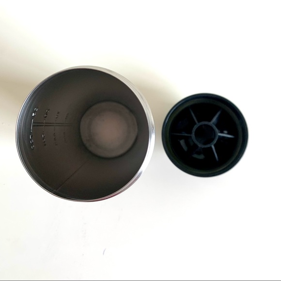 HOMELIFE Stainless steel protein shaker 24 oz Mixing cup with built-in agitator - Picture 5 of 6